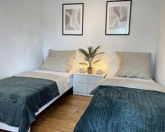 Arbio Behnitzer Monteurzimmer For 3 People - Nauen - Bedroom