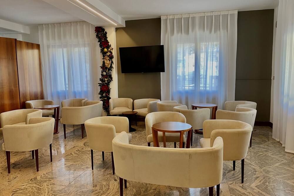 هوتل سكياتوري