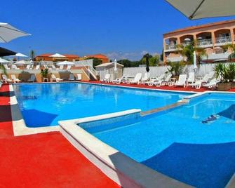 Argentiere-Club - La Londe-les-Maures - Pool