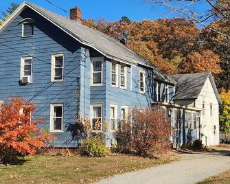 Stylish new 2 bedroom property in enchanting Shelburne Falls Village. - Shelburne Falls - Building