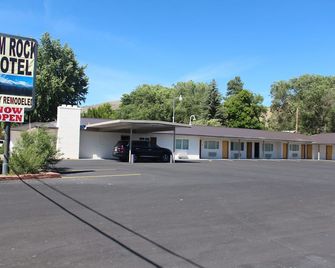 Oregon Trail Inn and Suites - Lakeview - Gebäude