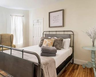 Comfort Stay - Boston - Bedroom