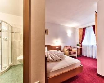 Hotel Garni Katnau - Schenna - Schlafzimmer