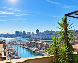 Ample Historic Center Sea views Apt cozy panoramic terrace/lift/parking - Genoa - Balcony