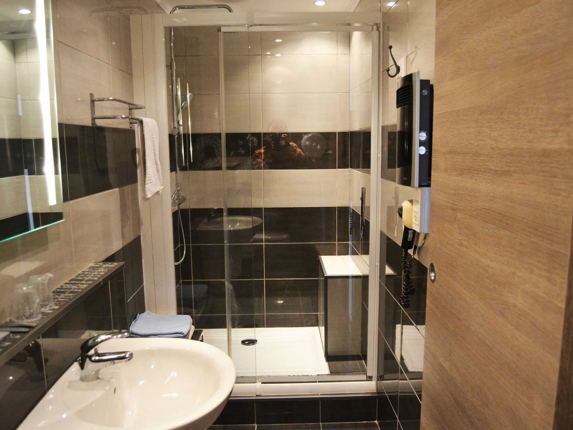 Hôtel Le Dauphin Bleu - Saintes-Maries-de-la-Mer - Baño