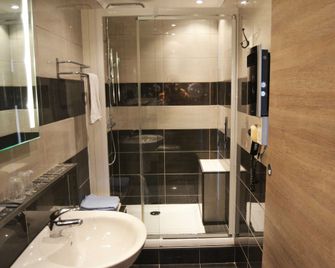 Hôtel Le Dauphin Bleu - Saintes-Maries-de-la-Mer - Baño