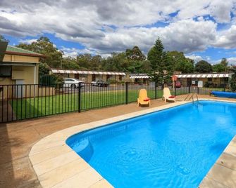 Peak Hill Golden Peak Budget Motel - Peak Hill - Pool