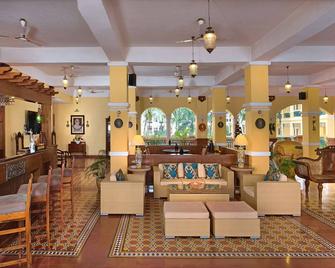 Country Inn & Suites By Radisson, Goa Candolim - Panaji - Lobby