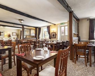 George Hotel - كسويك - مطعم