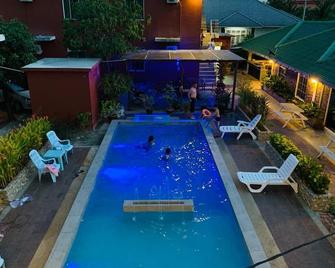 Dlima Beach Inn Langkawi - Pantai Cenang - Zwembad
