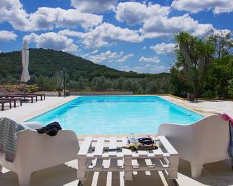 Essence Of Peace Bellow A Starred Sky With Special Views To Olive And Cork Tree - Estremoz - Piscine