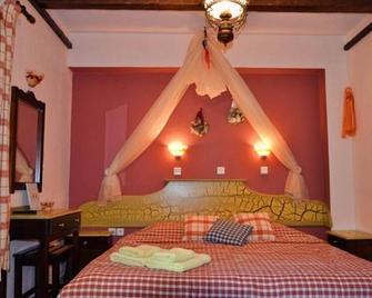 Hotel Maria - Chrisi Ammoudia - Bedroom