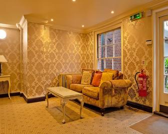 Great White Horse Hotel - Ipswich - Living room