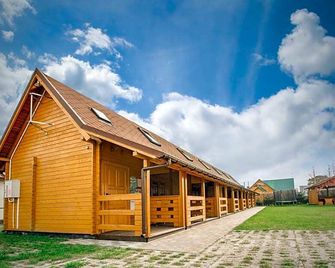 Domki na 102 - Junoszyno - Edificio