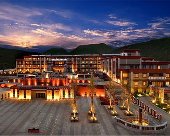 Crowne Plaza Yading By IHG - Dêqên - Byggnad