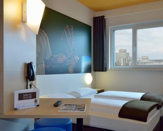 B&B Hotel Duisburg Hbf-Süd - Duisbourg - Chambre