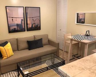 1817 1D · Superb 1bed Apt.-20 Min to NYC/Parking Avail. - North Bergen - Living room