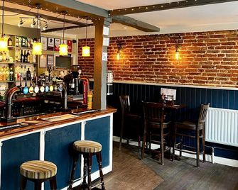 The Crown and Cushion - Windsor - Bar