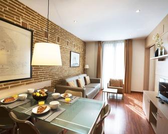 Serennia Cest Apartamentos Arc de Triomf - Barcelona - Comedor