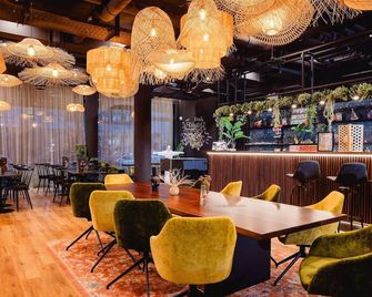 ريوكا كونستانس بوستو 10 - Konstanz - بار