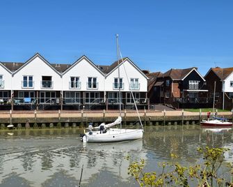 Waterside - Rye - Edificio