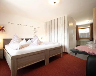 Hotel Restaurant Amadeus - Bad Hindelang - Bedroom