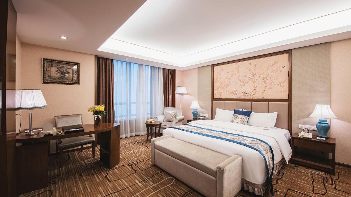 Tianjin Golden Crown Hotel