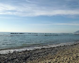 6-room Bungalow for 6 people - Marina di Massa - Massa - Plage