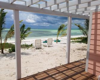 Casuarina Sea Breeze - Beautiful Beachfront Home-Including 16' Skiff - Cherokee Sound - Patio