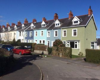 Lovely 4-bed Victorian House in Bangor by the sea - Bangor - Building