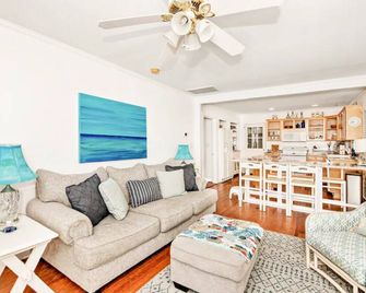 22 At the Beach, Lucky Enough. - Wrightsville Beach - Living room