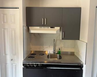 Sand Pebbles Inn - Qualicum Beach - Cocina