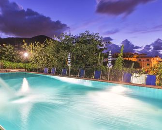 Hotel Vittoria - Ischia - Pileta