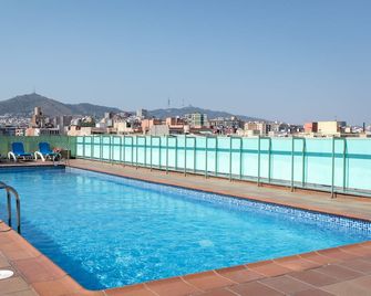 Apartamentos Aura Park Fira Bcn - Hospitalet de Llobregat - Piscina