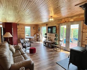 Margaree-a-ville Cottage - Margaree Harbour - Sala de estar