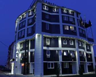 Bali Colosseum Hotel - Belgrade - Building