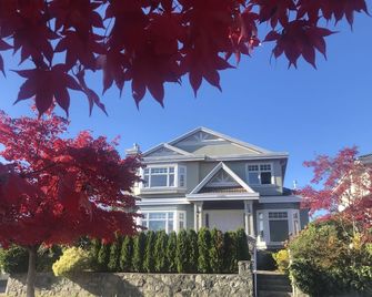 7 Bedrooms in the Heart of Vancouver - Vancouver - Edificio
