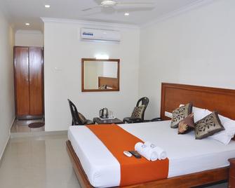 Hotel Nnp Grand - Rameswaram - Bedroom