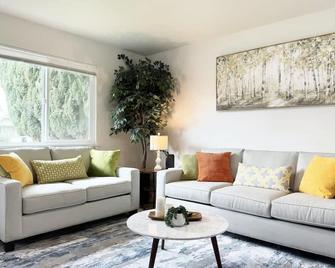 438 Comfortable 4br Heart Downtown Sj Central Ac Sjsu - San Jose - Huiskamer