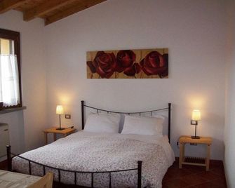 Agri Village Pavia - Certosa di Pavia - Camera da letto