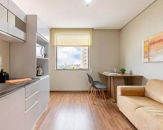 Flat confortavel com cozinha, e piscina - Osasco - Sala