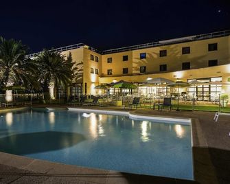 Hôtel Mercure Cannes Mandelieu - Cannes - Pool