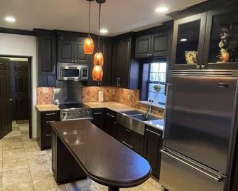 Family home in central laredo - Laredo - Kitchen