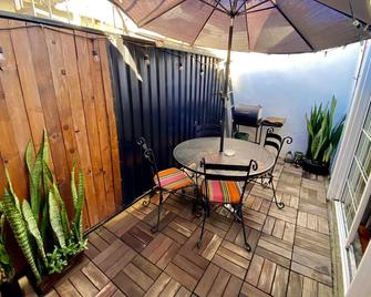 Jaguar Studio - تيجوانا - شرفة