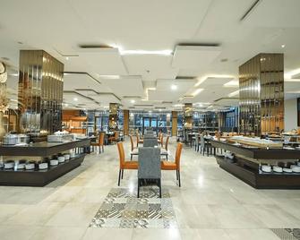 جراند تيوكرو باليكبابان - باليكبابان - مطعم