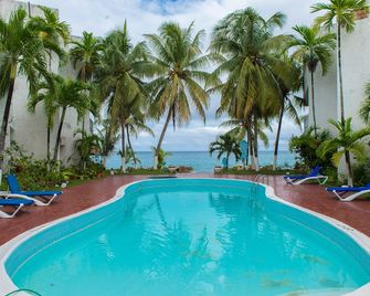 Tropical Beach Suite - Tower Isle - Pool