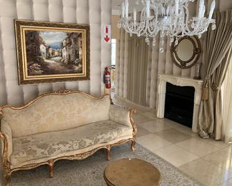 Bella Casa Guesthouse - Johannesburg - Living room