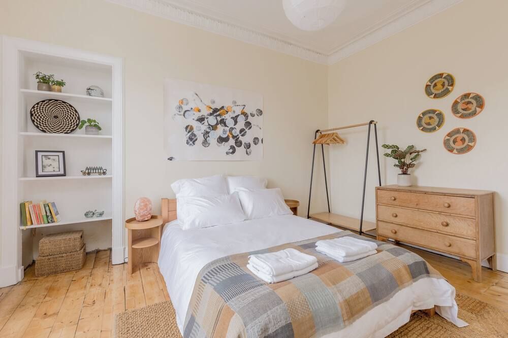 Edinburgh Castle Views! Stylish 2bd Flat, Sleeps 4 - אדינבורו - חדר שינה
