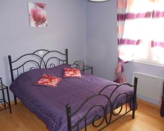 Pleasant, peaceful, well-appointed house in the heart of the Quercy Regional Park - Les-Pechs-du-Vers - Habitación