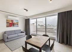 Gzira Suite 13-Hosted By Sweetstay - Gżira - Living room